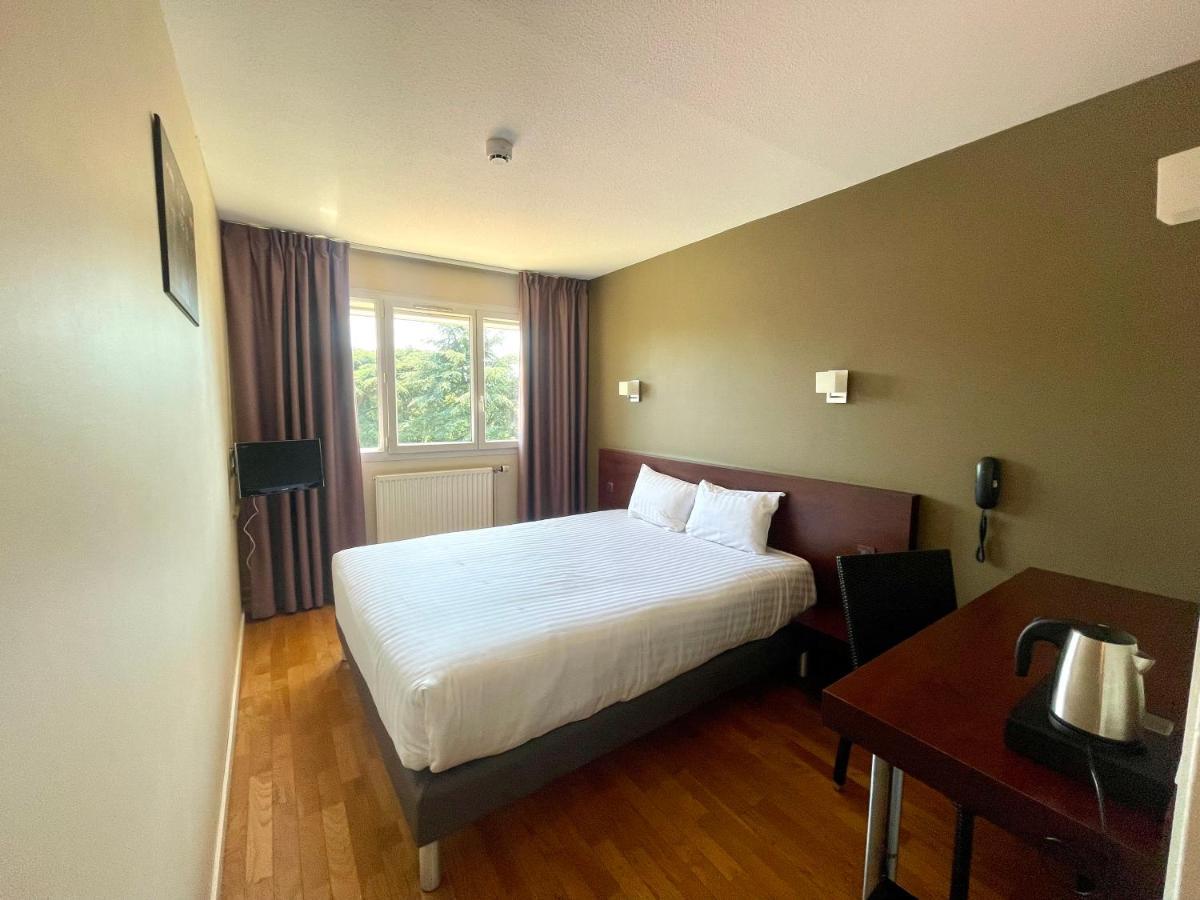 วาลพร์ ลียง Hotel เอกุลลีย์ ภายนอก รูปภาพ