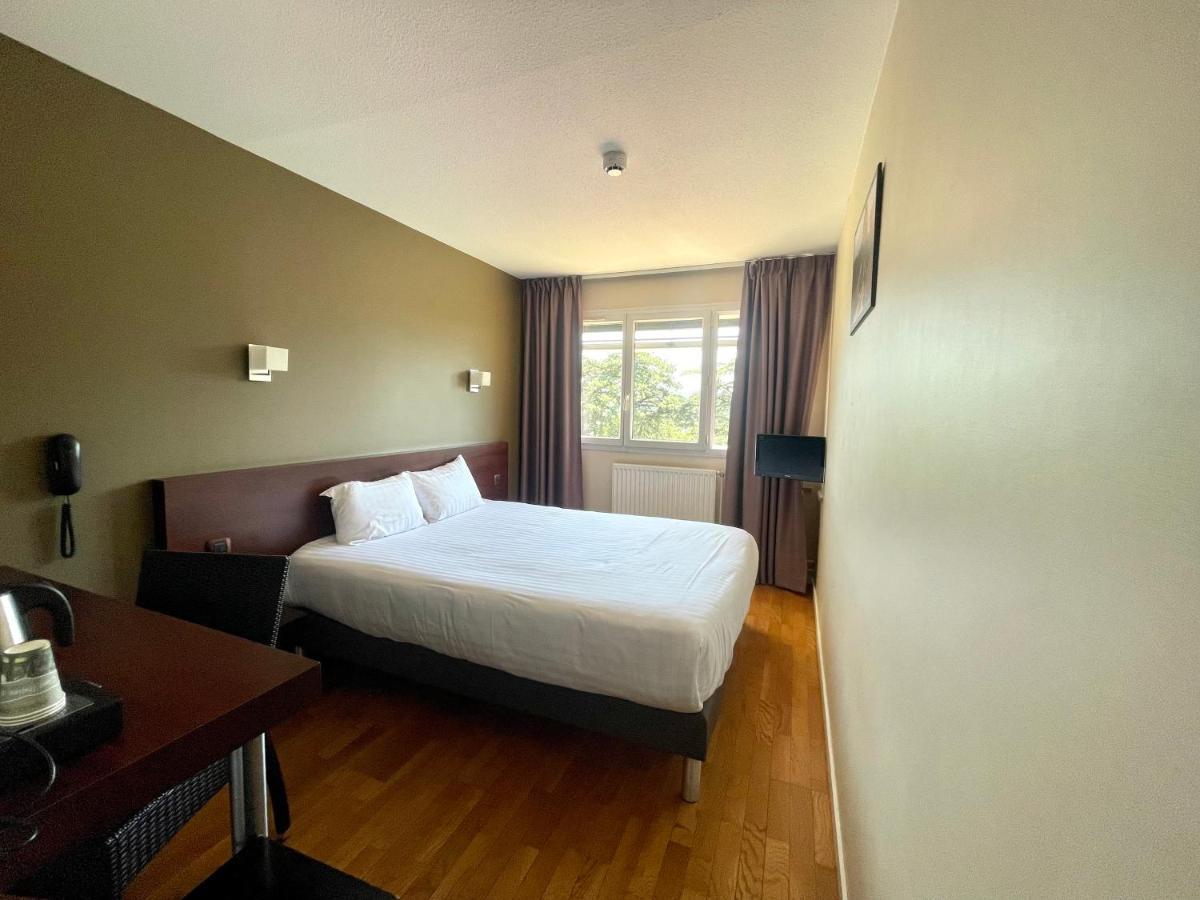 วาลพร์ ลียง Hotel เอกุลลีย์ ภายนอก รูปภาพ