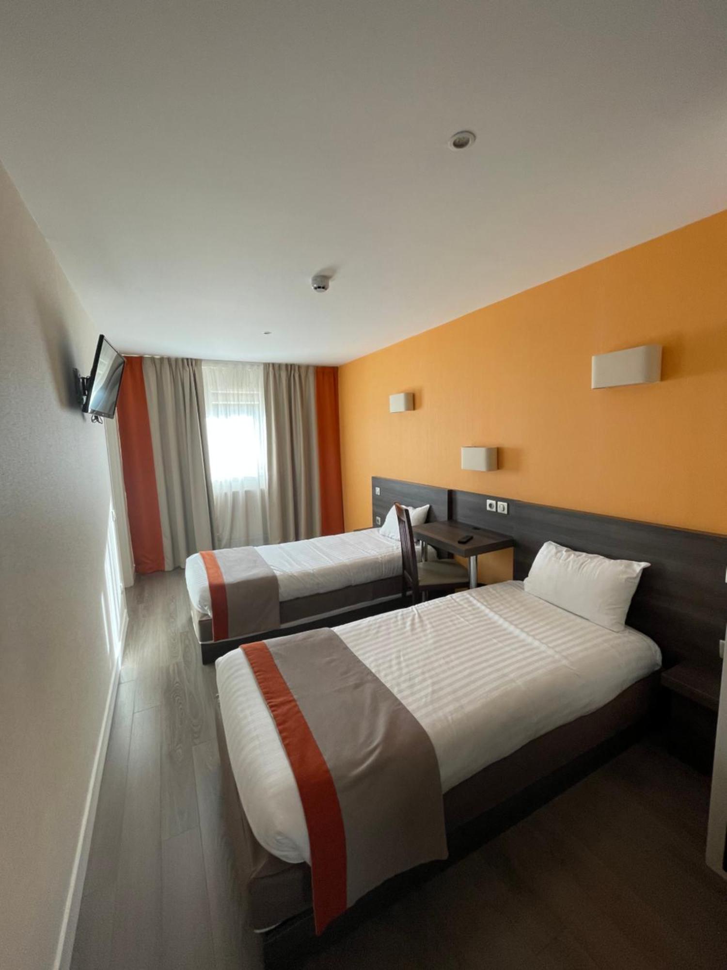 วาลพร์ ลียง Hotel เอกุลลีย์ ภายนอก รูปภาพ