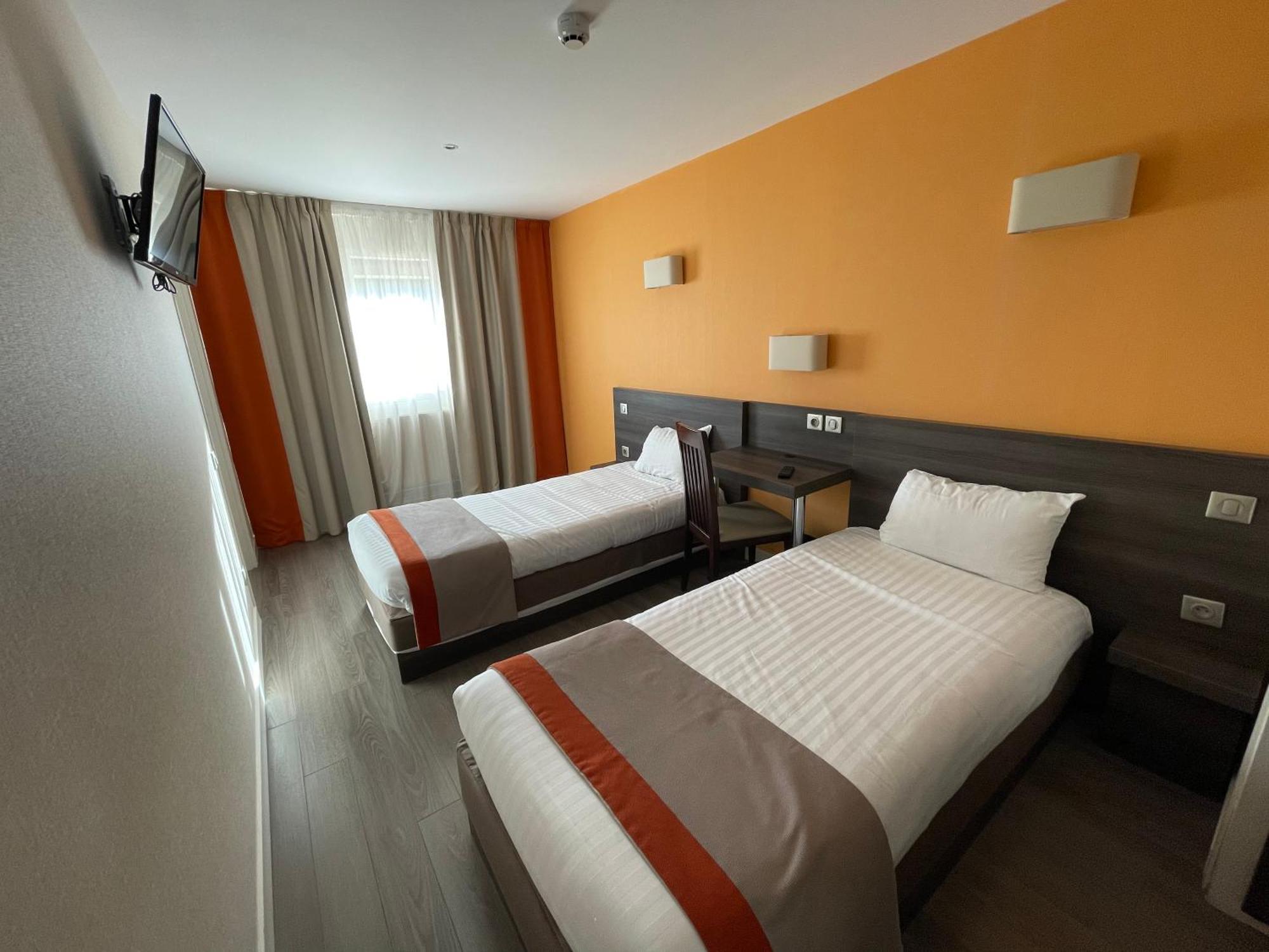 วาลพร์ ลียง Hotel เอกุลลีย์ ภายนอก รูปภาพ