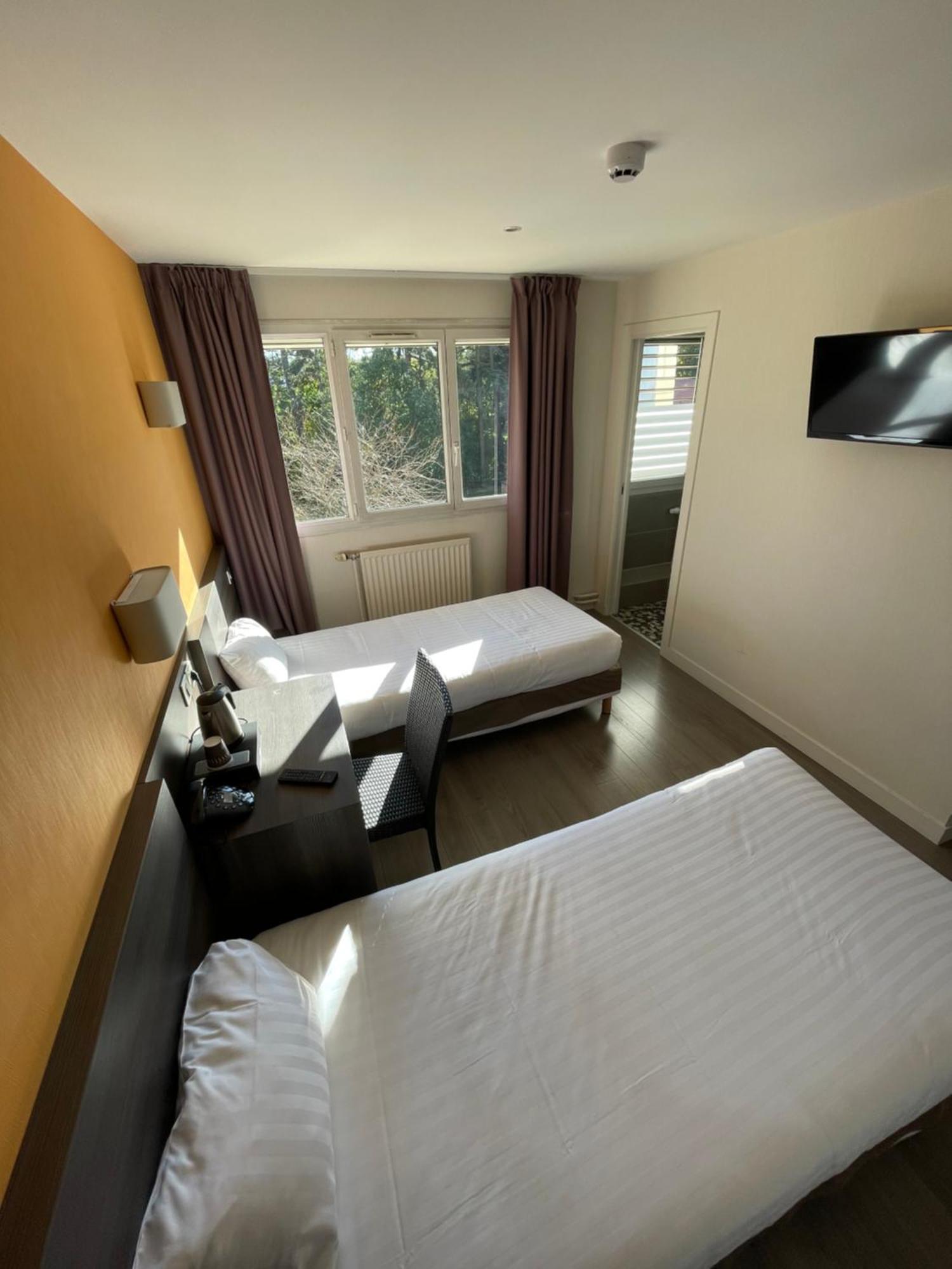 วาลพร์ ลียง Hotel เอกุลลีย์ ภายนอก รูปภาพ